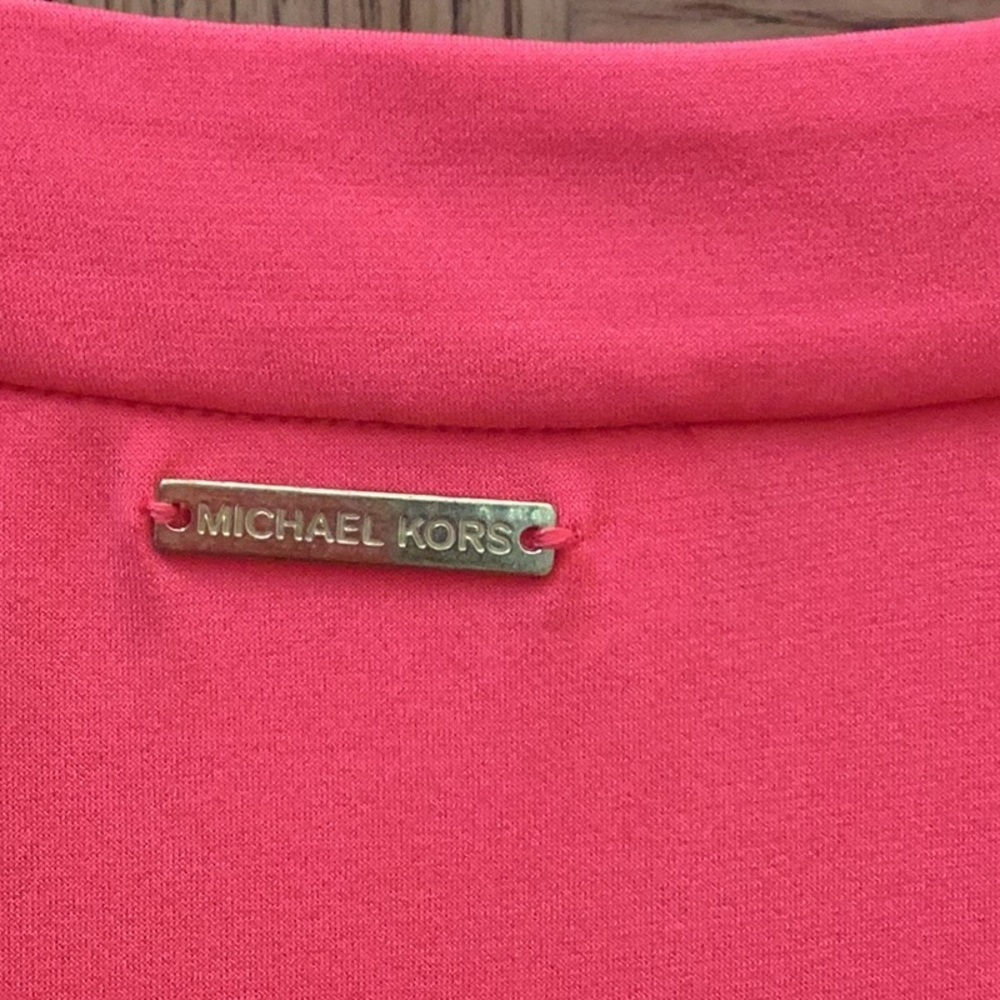 Michael Kors sea Coral V-Neck Blouse with Gold Accents. Women’s size XL - Picture 9 of 13